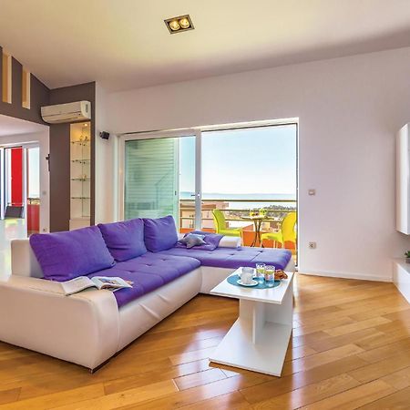 Lovely Apartment In Makarska With Kitchenette Esterno foto