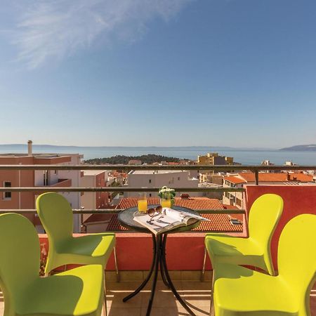 Lovely Apartment In Makarska With Kitchenette Esterno foto