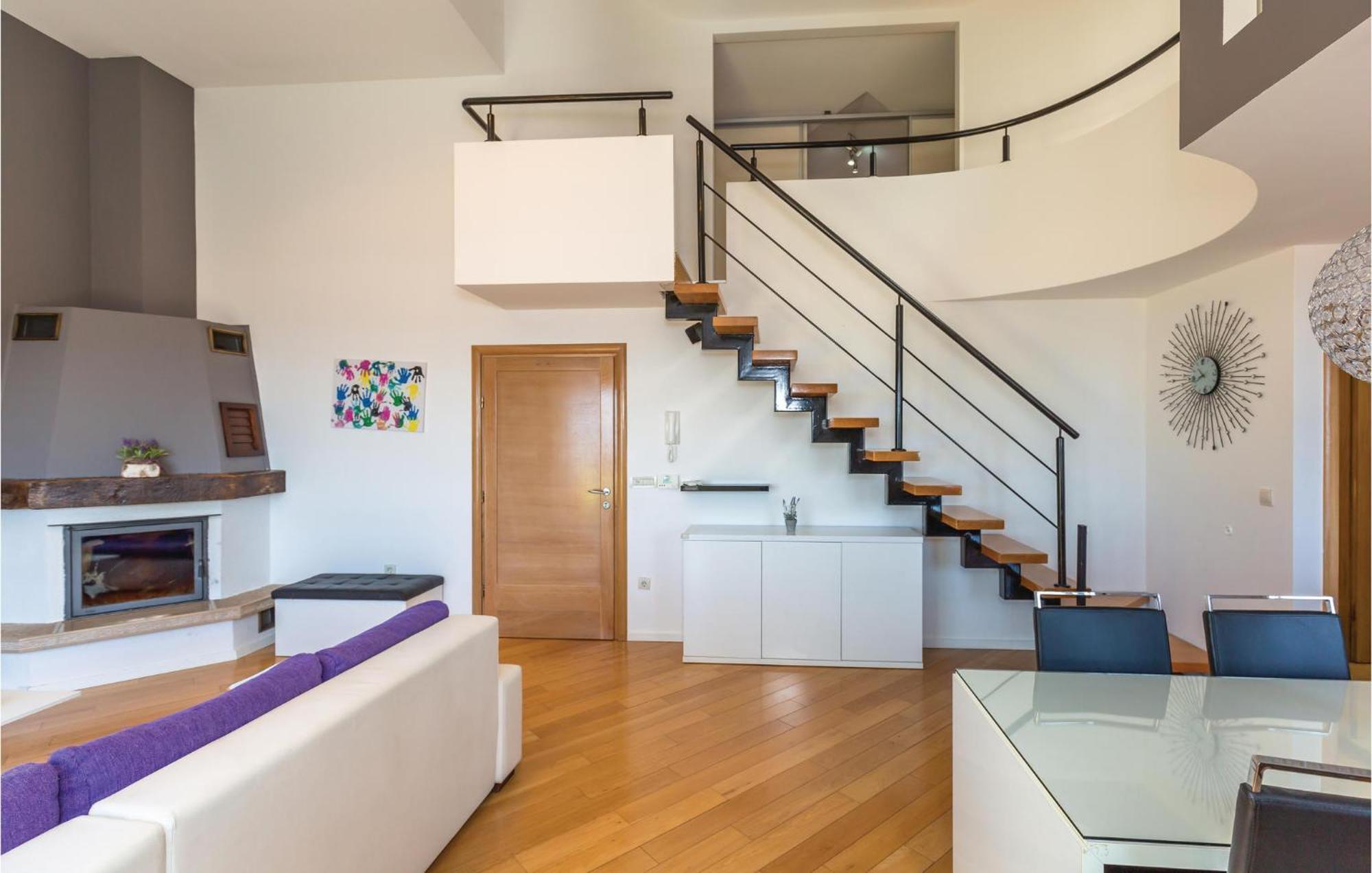 Lovely Apartment In Makarska With Kitchenette Esterno foto