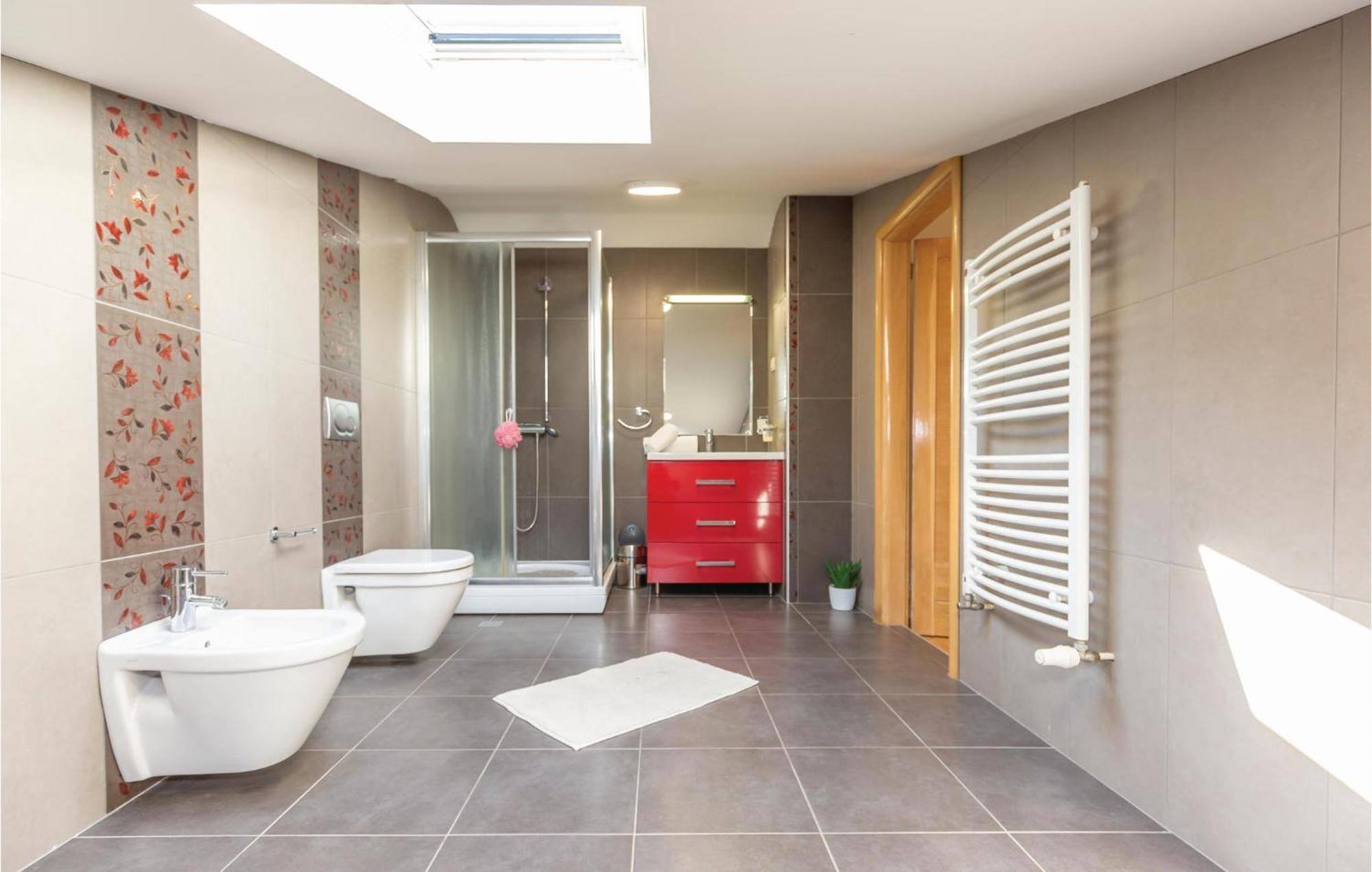 Lovely Apartment In Makarska With Kitchenette Esterno foto