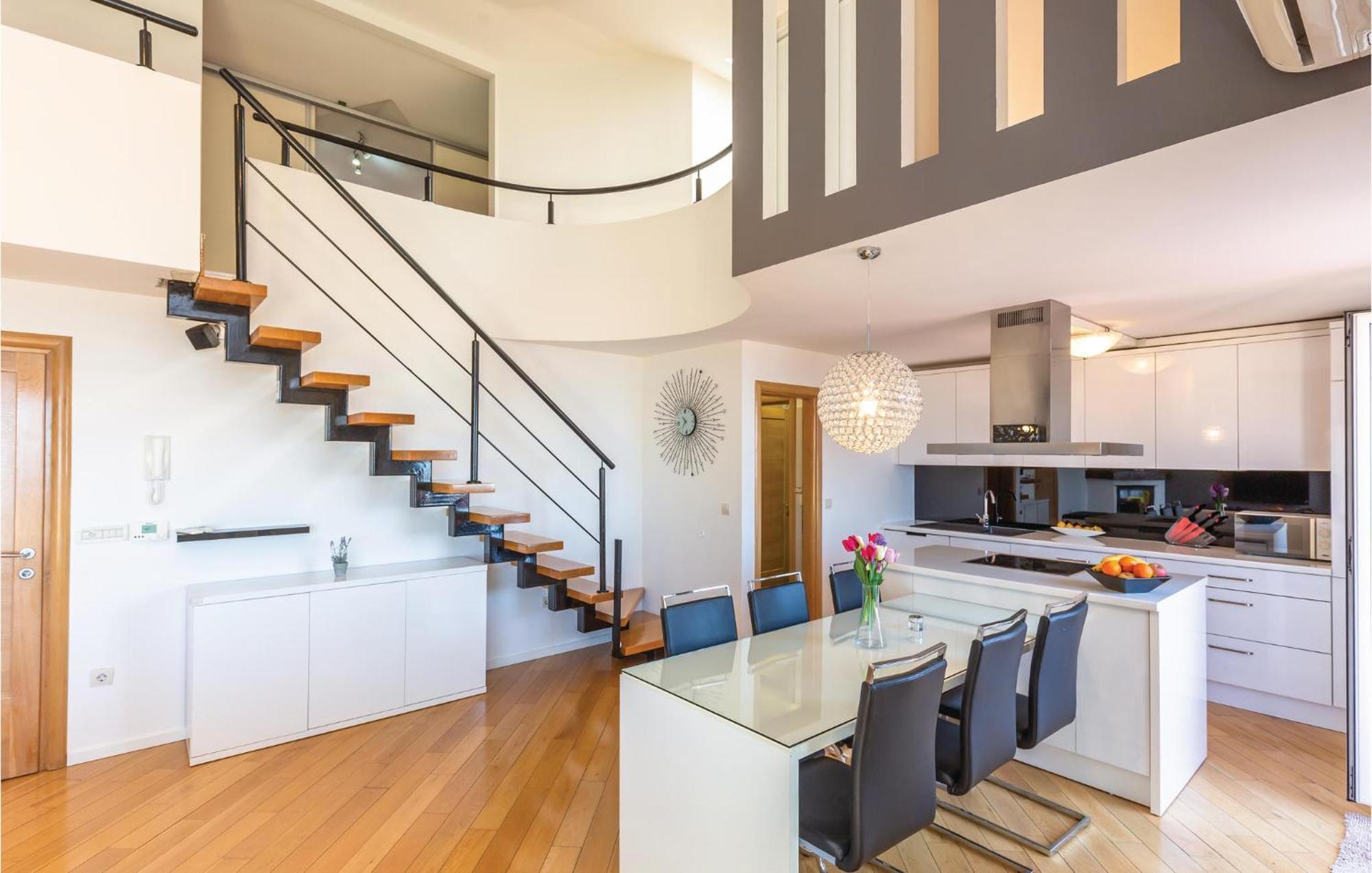 Lovely Apartment In Makarska With Kitchenette Esterno foto