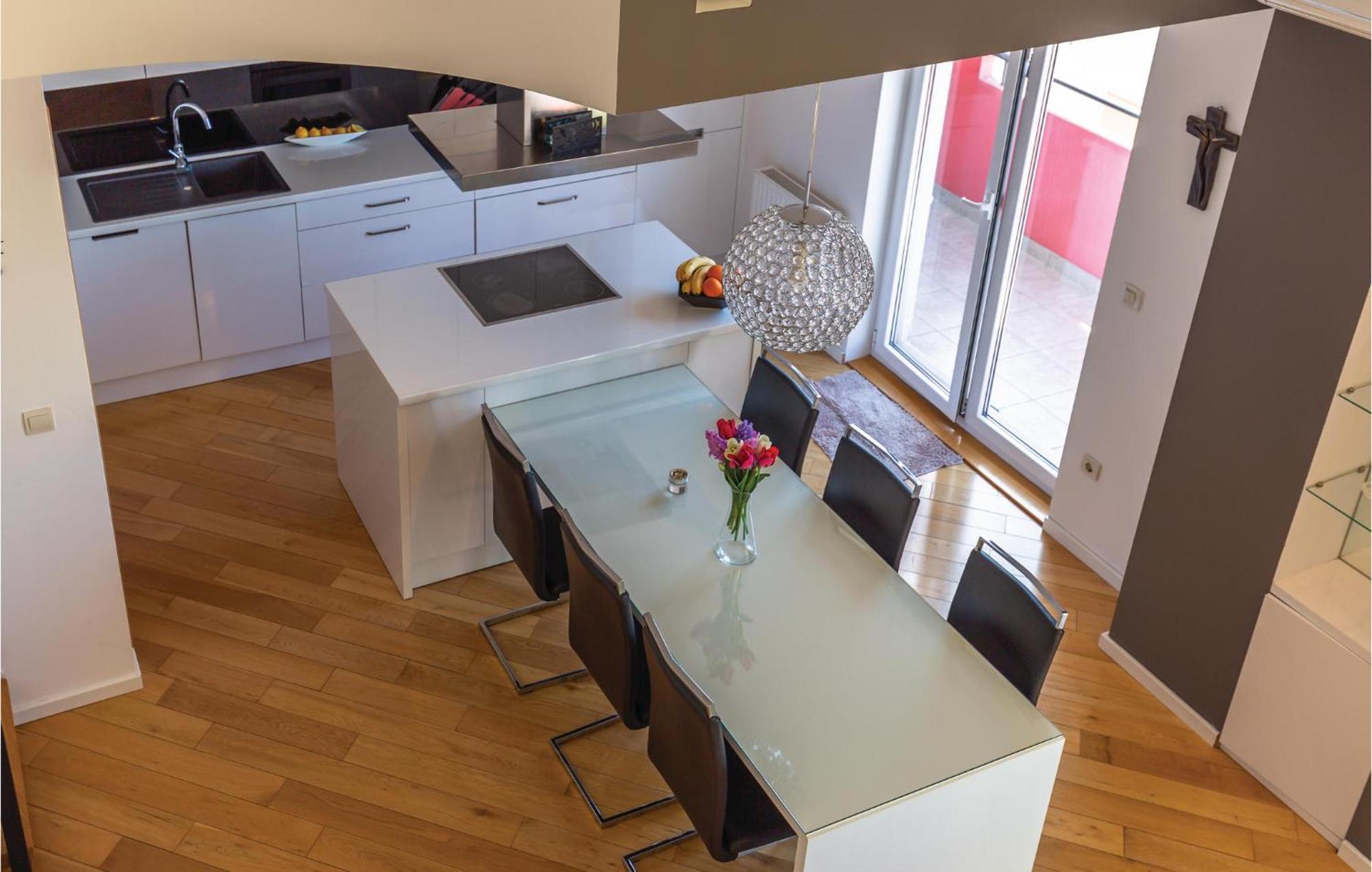 Lovely Apartment In Makarska With Kitchenette Esterno foto